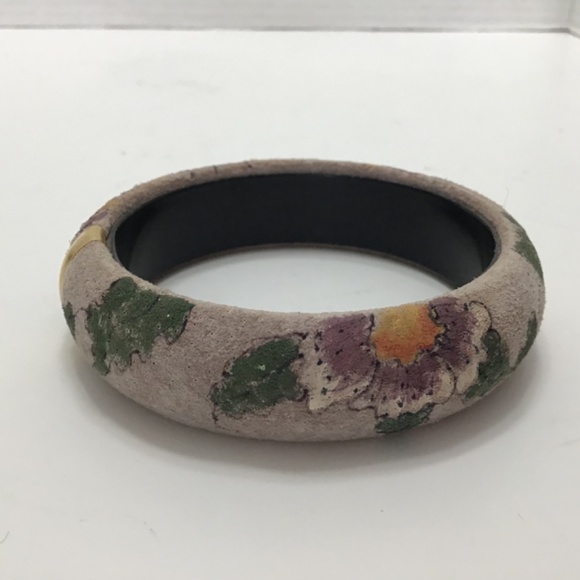 VTG Rhinestone jewelled black resin domed cuff & VTG suede Floral Bracelet - Picture 12 of 14